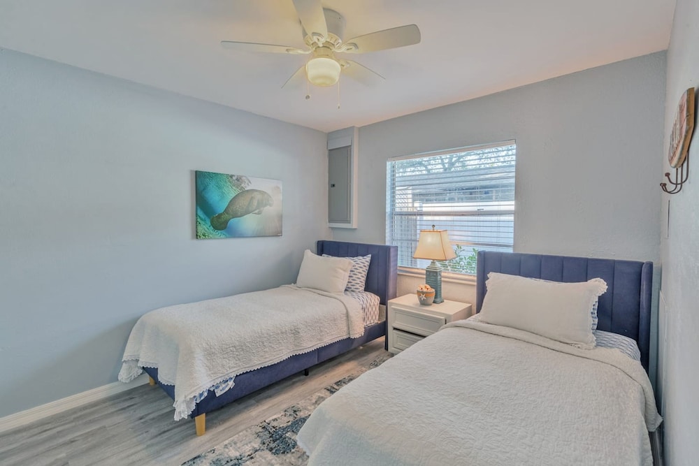 Royal Blue Downtown-gulfport-heated Pool