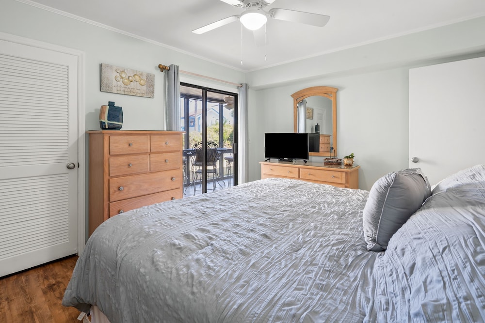 Sea Cloisters 102f 2 Bedroom Condo