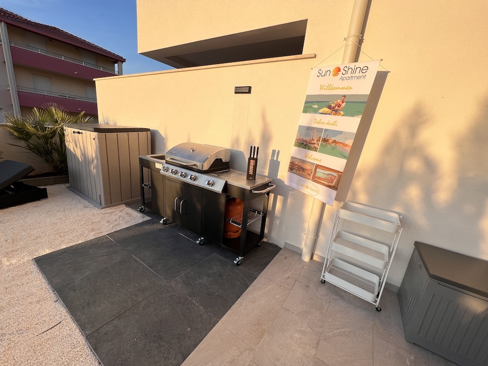 Sunshine Deluxe 80m2 Apartment With Pool, 50 m2 Garden Lounge and Outdoor Space view 5