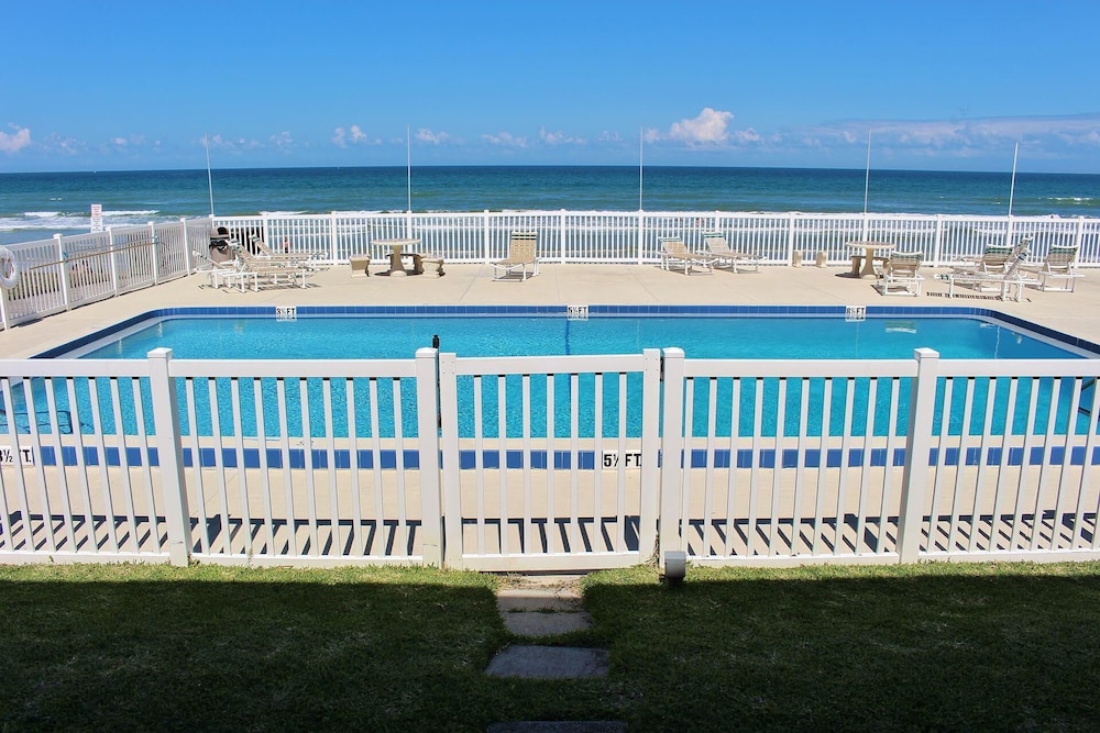 Oceanside Village D2