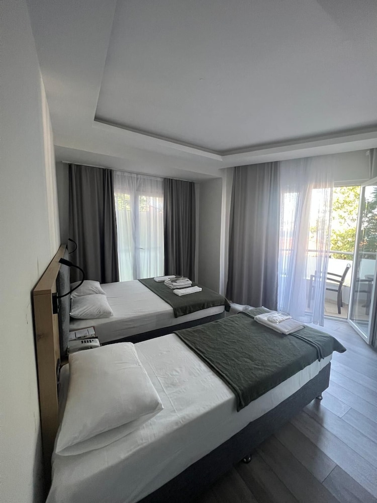 Buyukada Hotel Carla view 4
