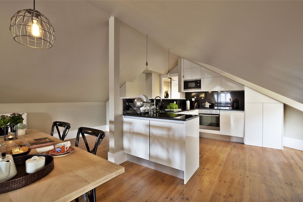 Lisbon Five Stars Apartments - Bica 246