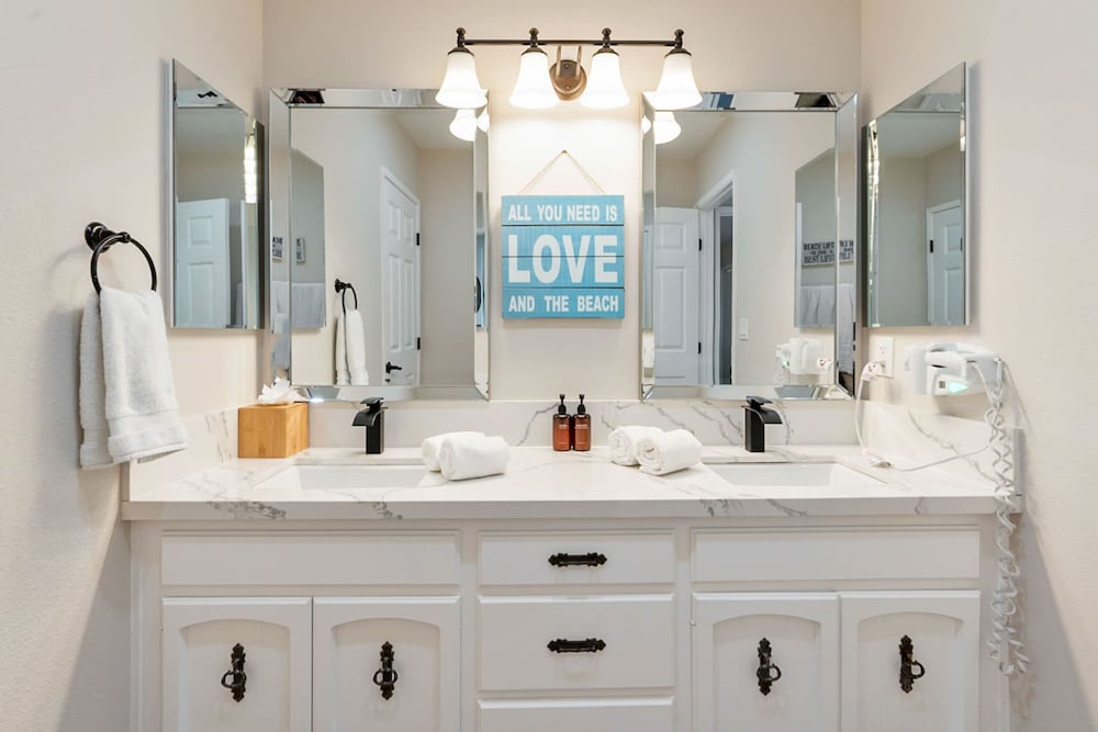 Beachfront Home In Carlsbad - Remodeled