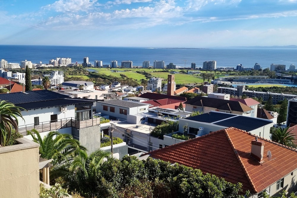 Spacious 3bed Apt Overlooking Cape Town Panova