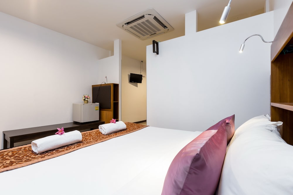The Lantern Hostel and SPA