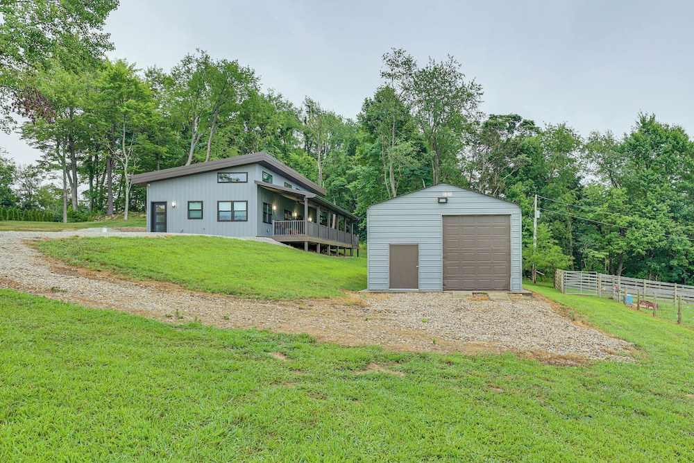 4 Mi to Mohican River: Ohio Amish Country Cottage