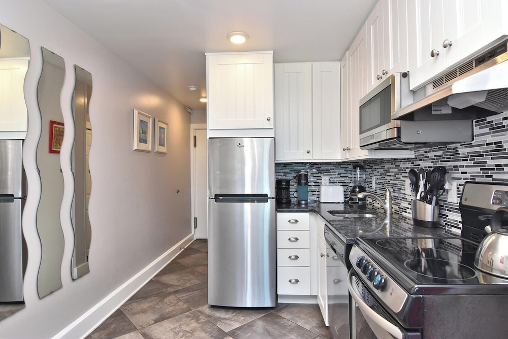 Edgewater House 213