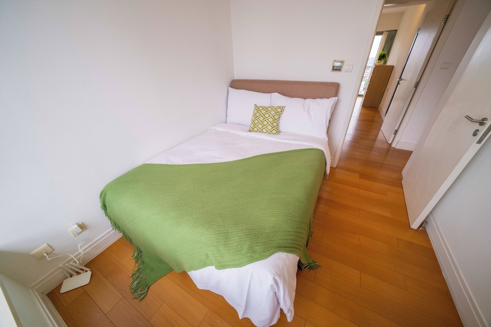 Tyms Elegant 3BR 2BA Apt Near Malls
