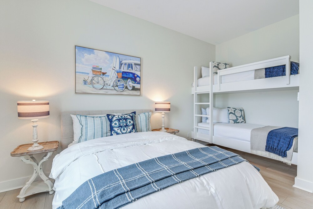 Walk to Beach: Galveston Gem w/ Pool Access