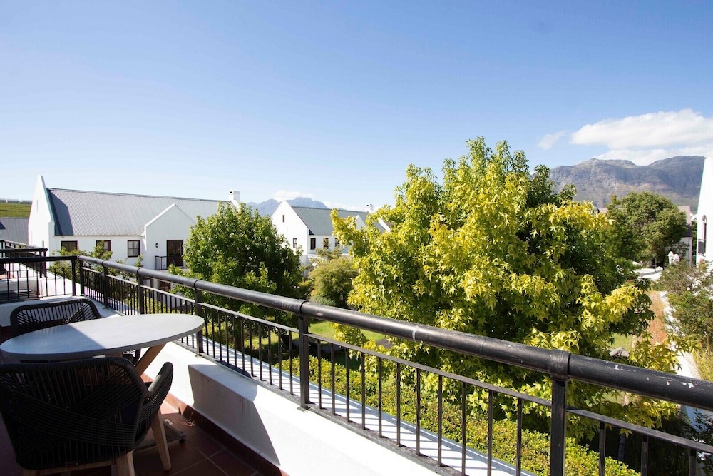 Winelands Golf Lodges at De Zalze