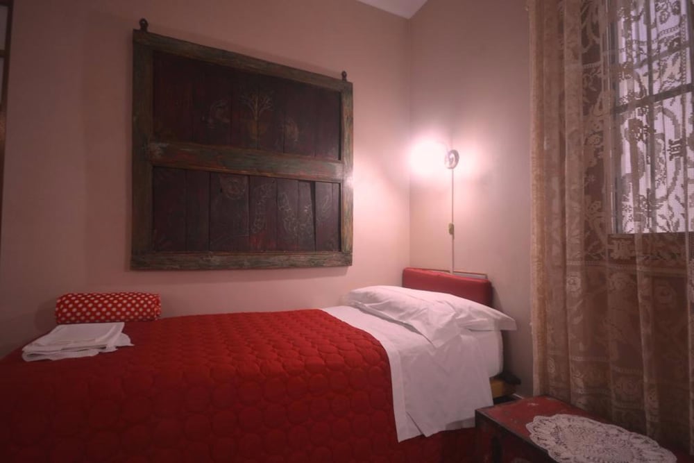 Villa Marisa bed breakfast and books