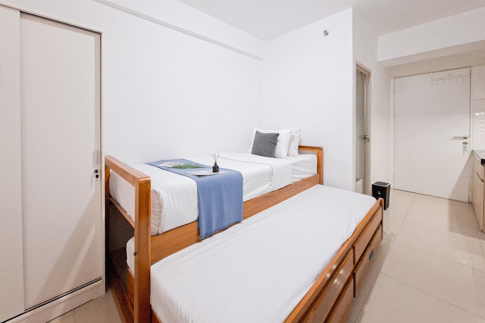 Minimalist Studio At Urbantown Serpong Apartment
