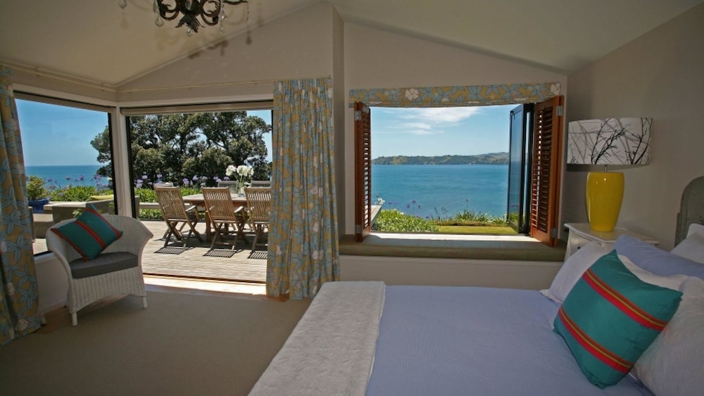 Sea View Waiheke view 3