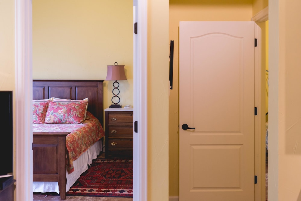 High Cotton Inn