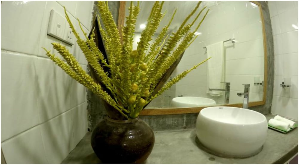 Dhiffushi White Sand Beach Hotel 13
