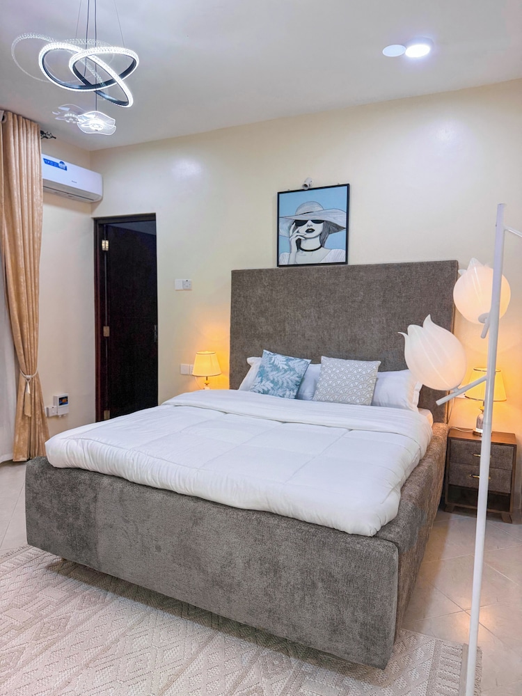 Charm Luxe Homes