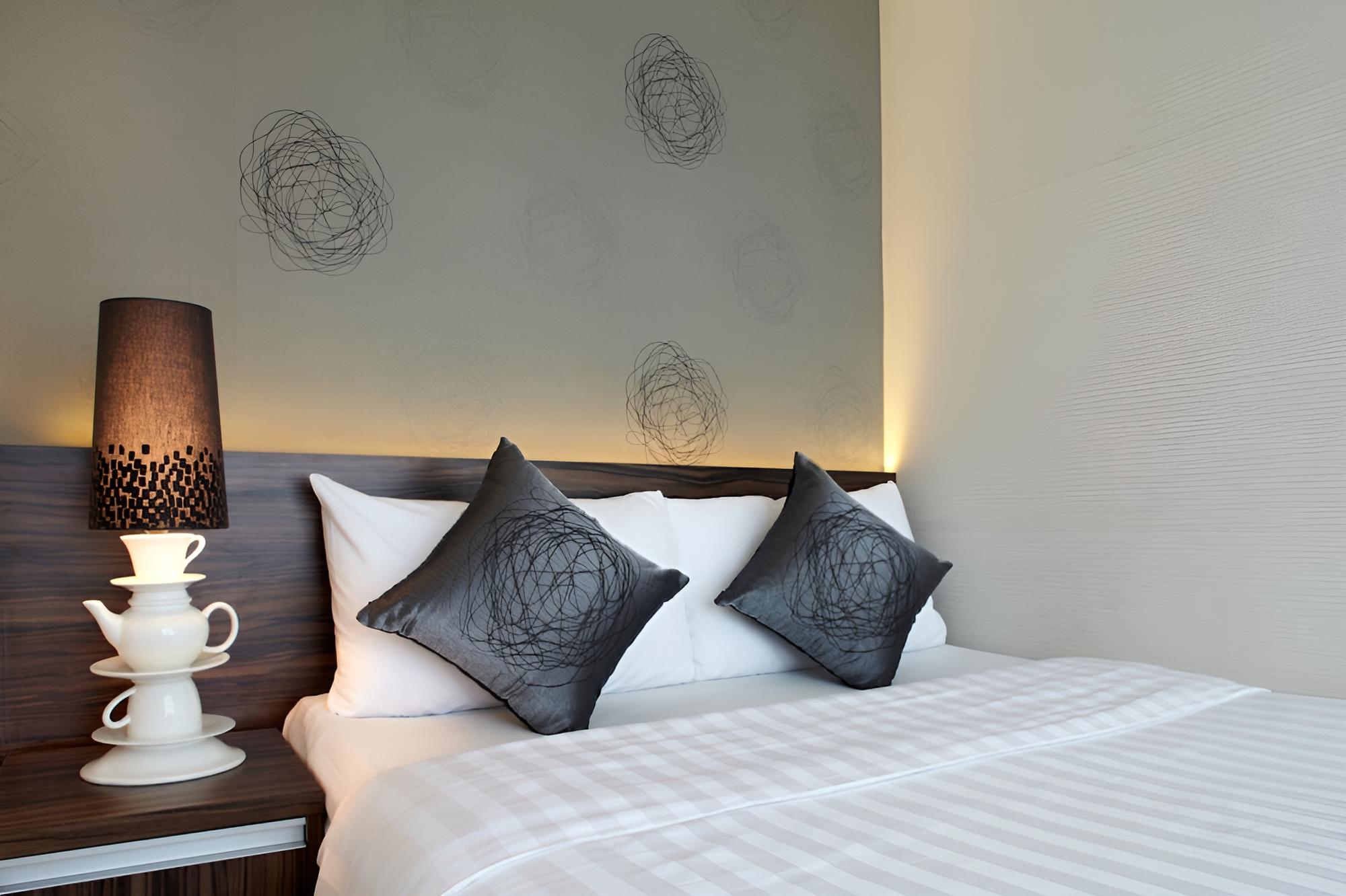 Bridal Tea House Hotel - Gillies Avenue South - Image 2