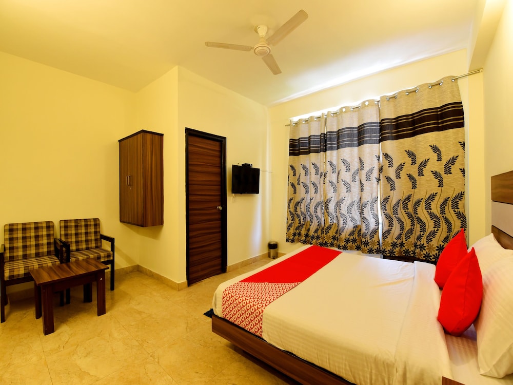 OYO 12818 Dev Villa