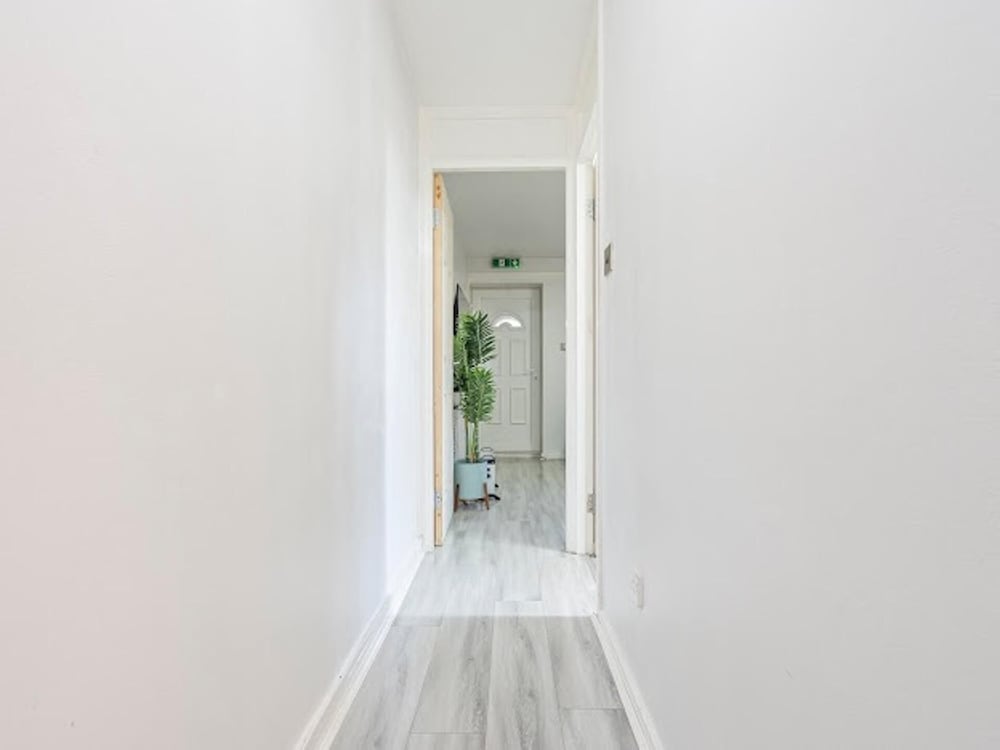 1 Bedroom Apartment Sleeps 4, Free Parking, Tv