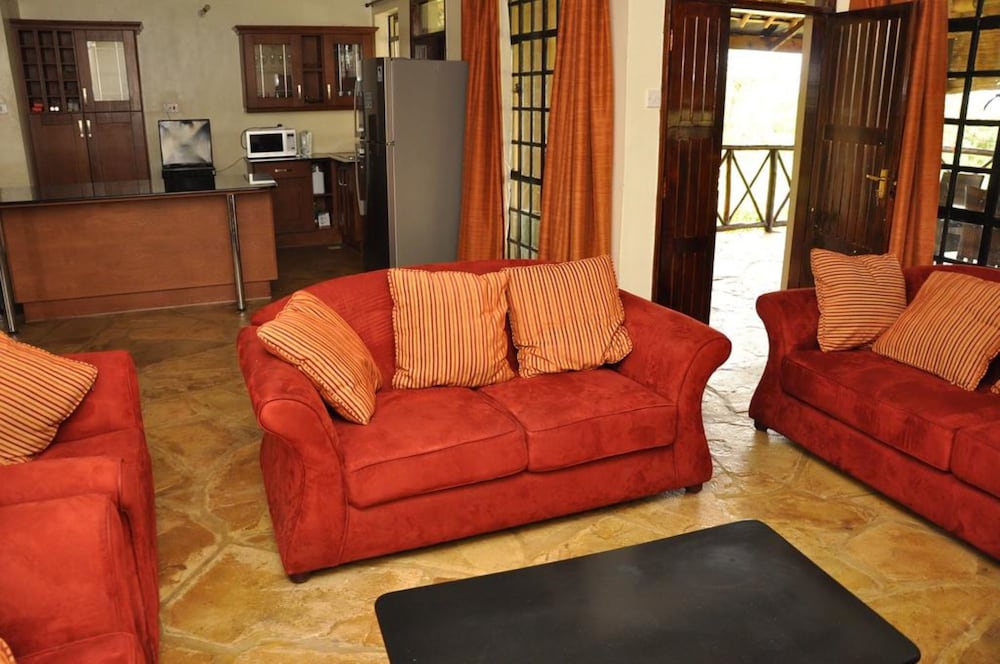 Ol Loika Cottage view 5