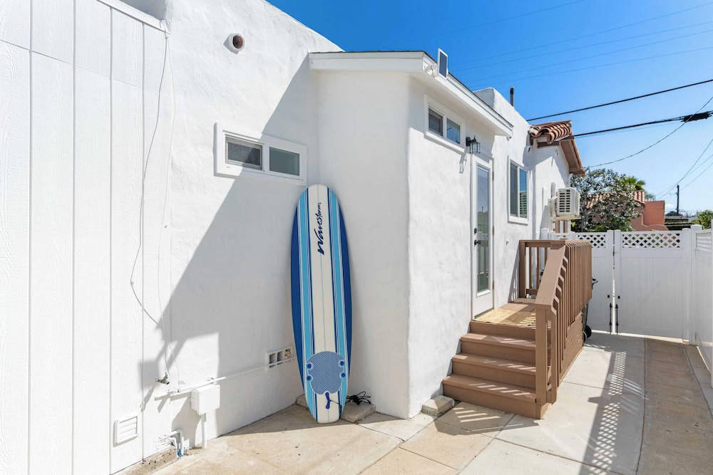 La Jolla Stay w/ Firepit & Walk to Beach Arenas