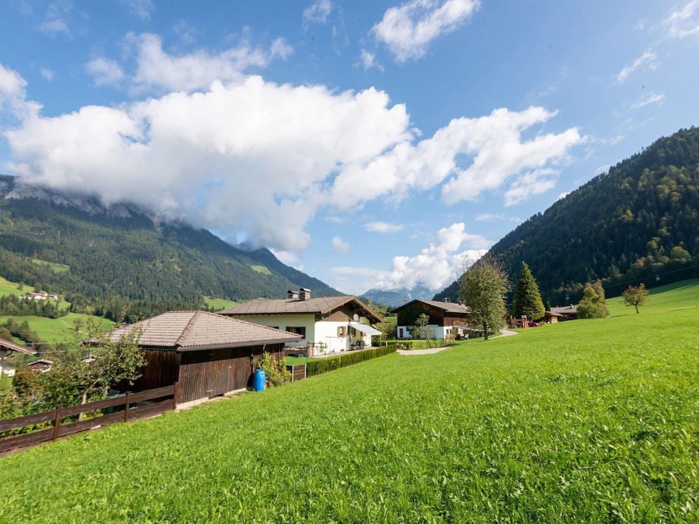 Apartment in Tyrol 100 m to the Mountain Railway