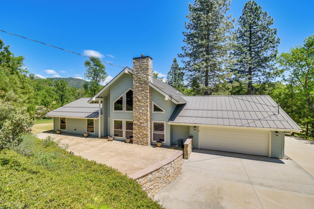 Hike, Boat & More: Home w/ Hot Tub in North Fork!