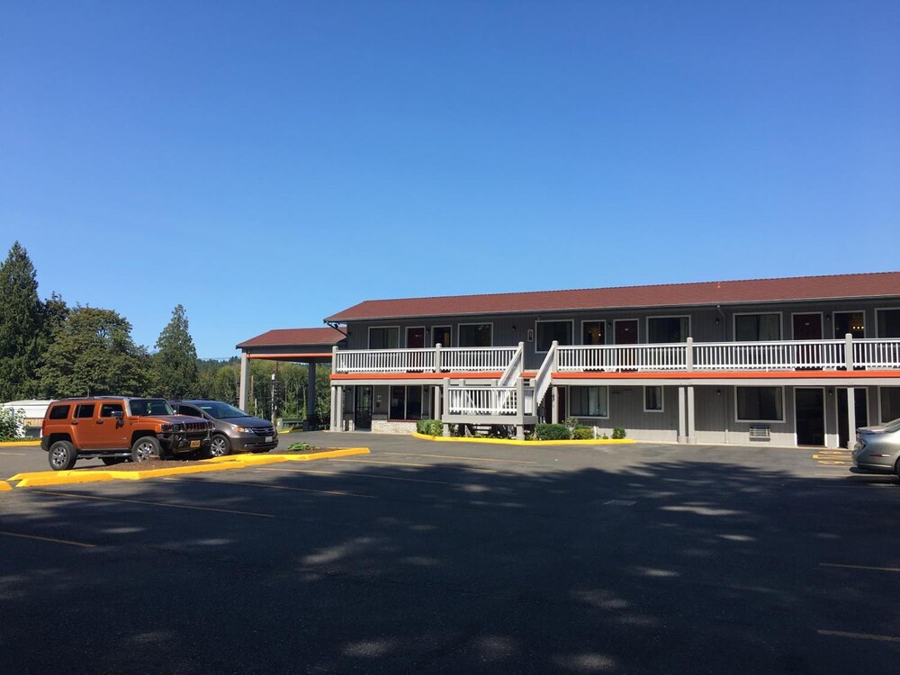 Belfair Motel