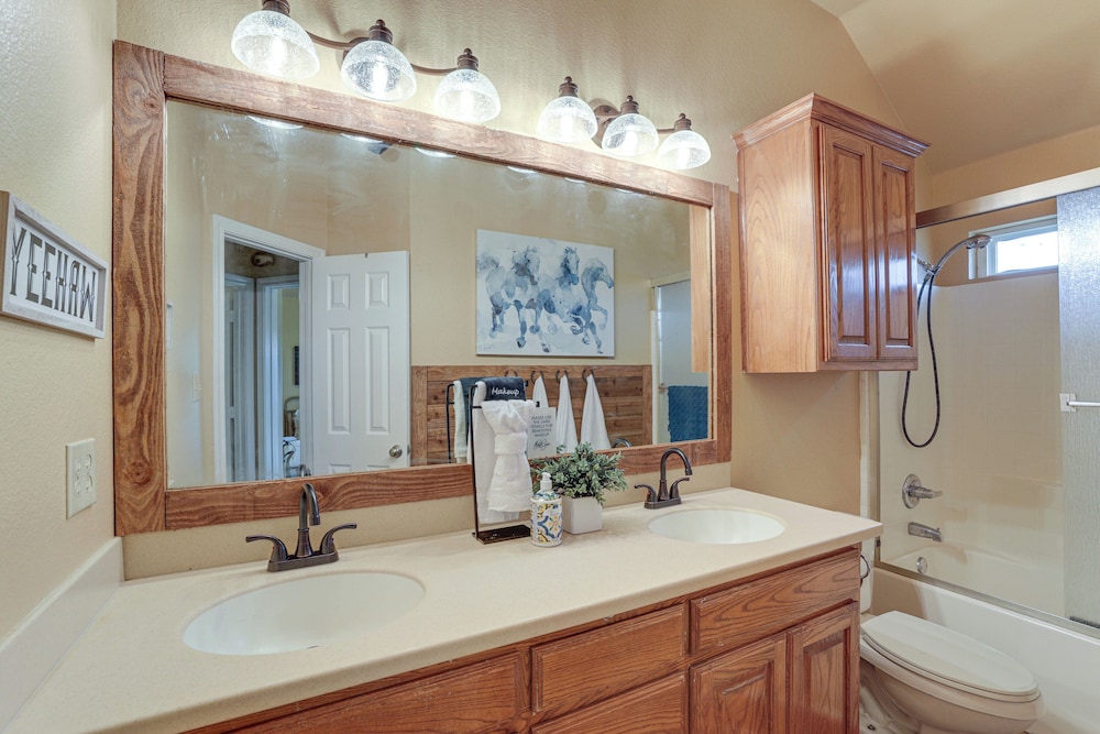 5 Acres! Countryside Getaway Outside Fort Worth