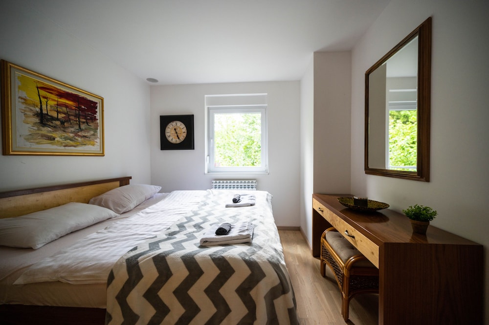Spacious 3bdr Villa view 3