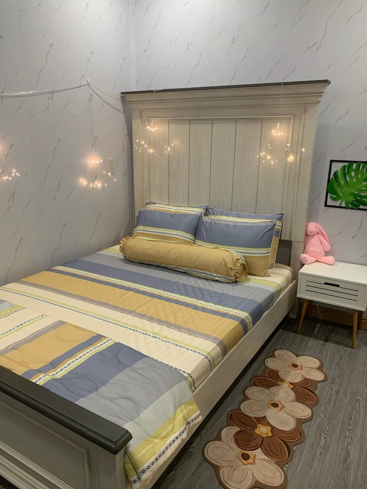 Ruby House, 3 Bedroom Apartment, Beachside