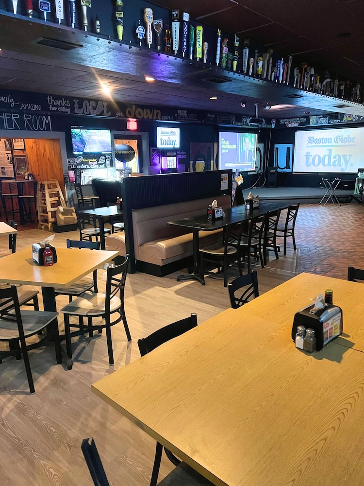 Shiretown Inn & Suites