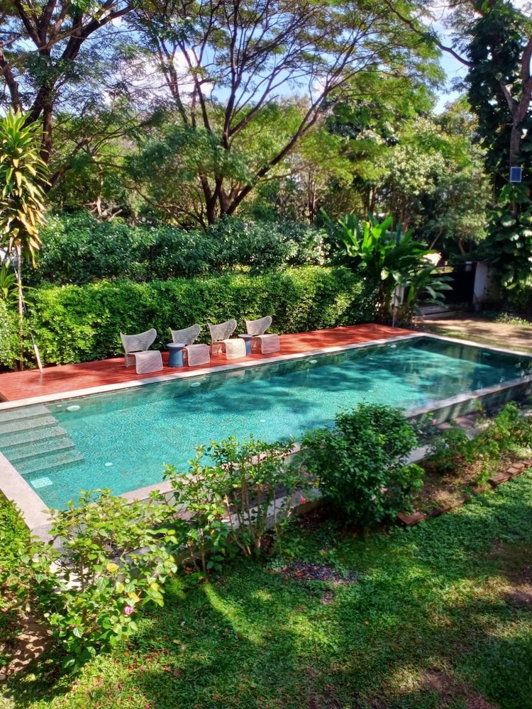 Private Wooden Pool Villa in Mae Rim for 4-6 Guests