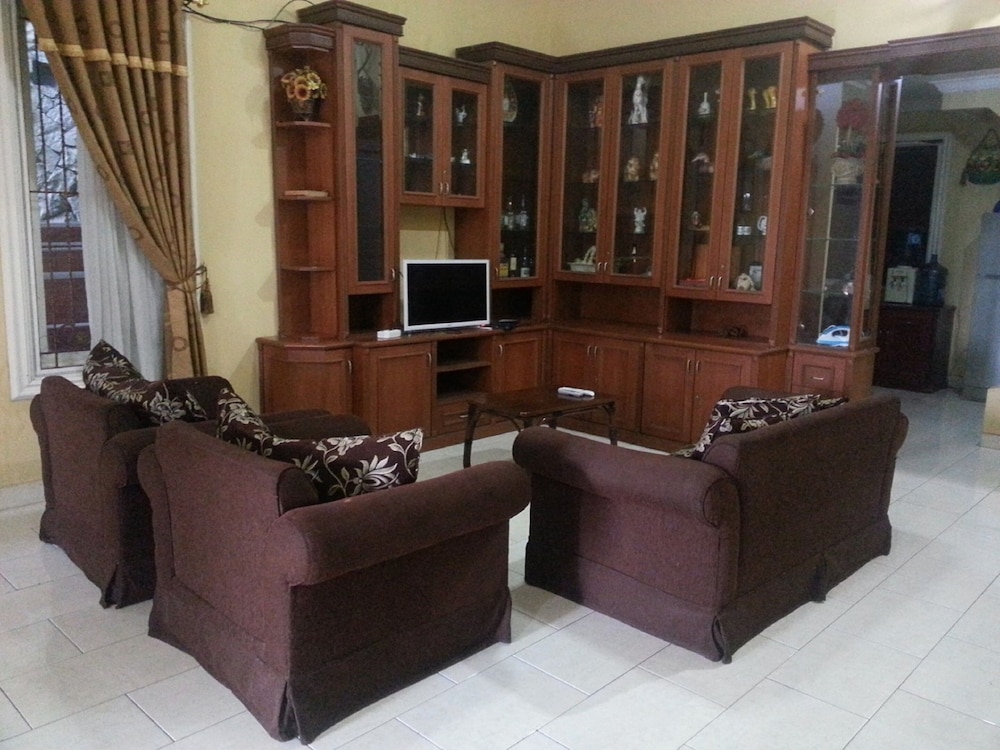 Villa Kota Bunga Cosmos