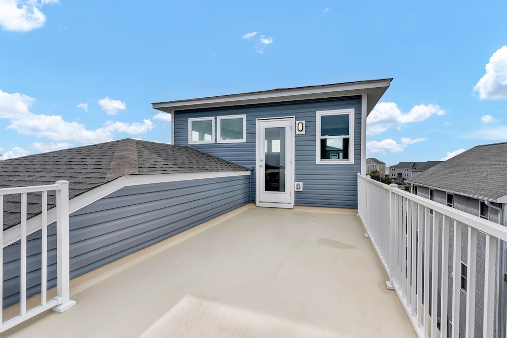 Walk to Beach Pool Ocean View Parking Bunk Beds