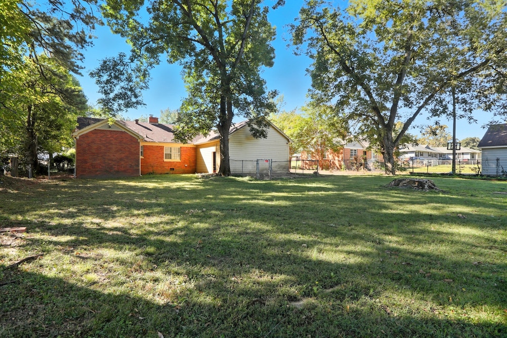 Bluff City Gem With Game Room 3 Bedroom Home