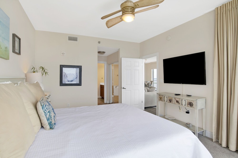 Emerald Dolphin by Southern Vacation Rentals view 5