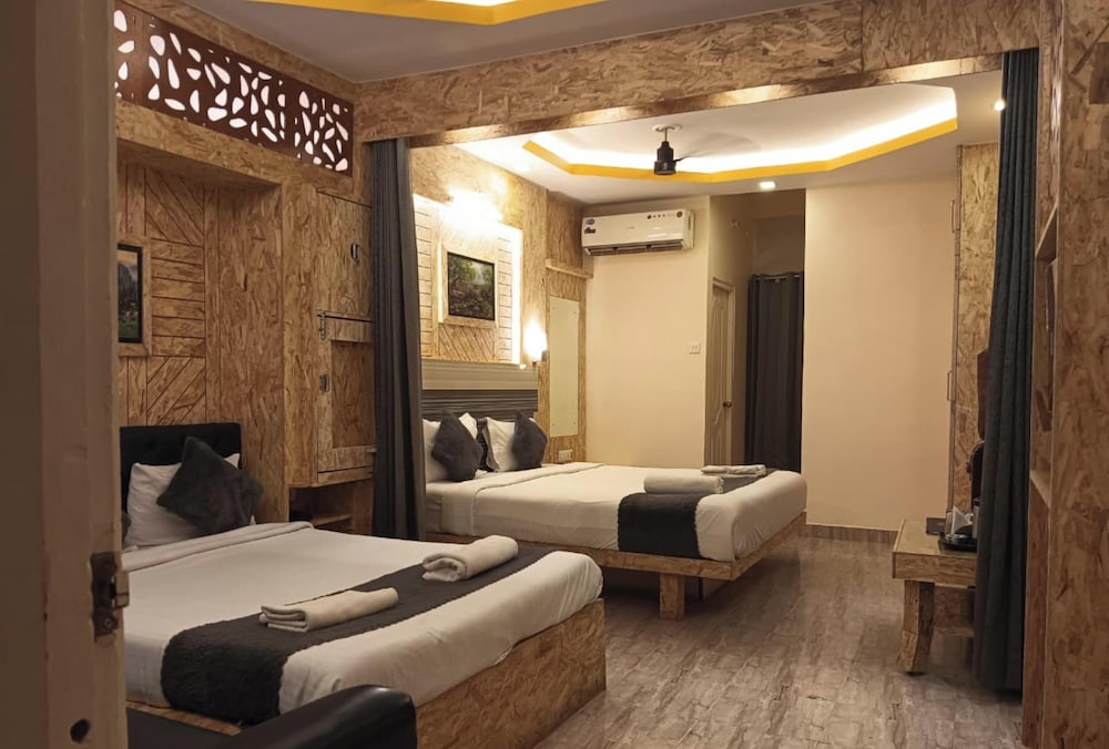 Hotel comfort & Terrace Lounge Deoghar