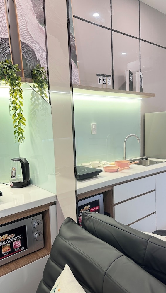 Unite StayCation Le Van Sy