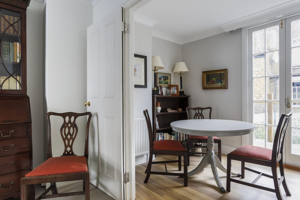 First Street II by Onefinestay