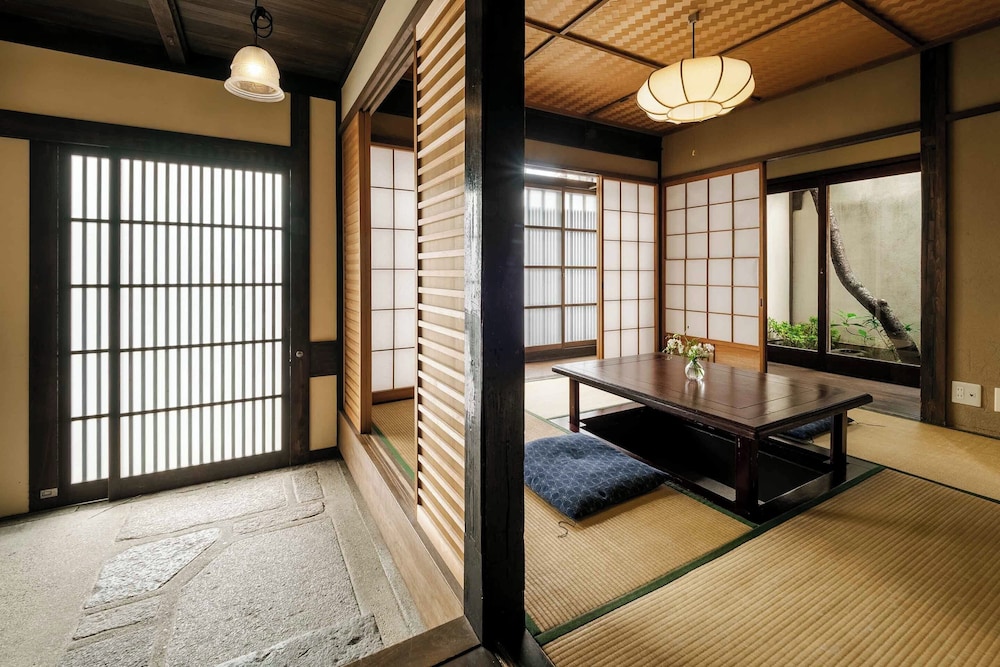 Gion Koyuan