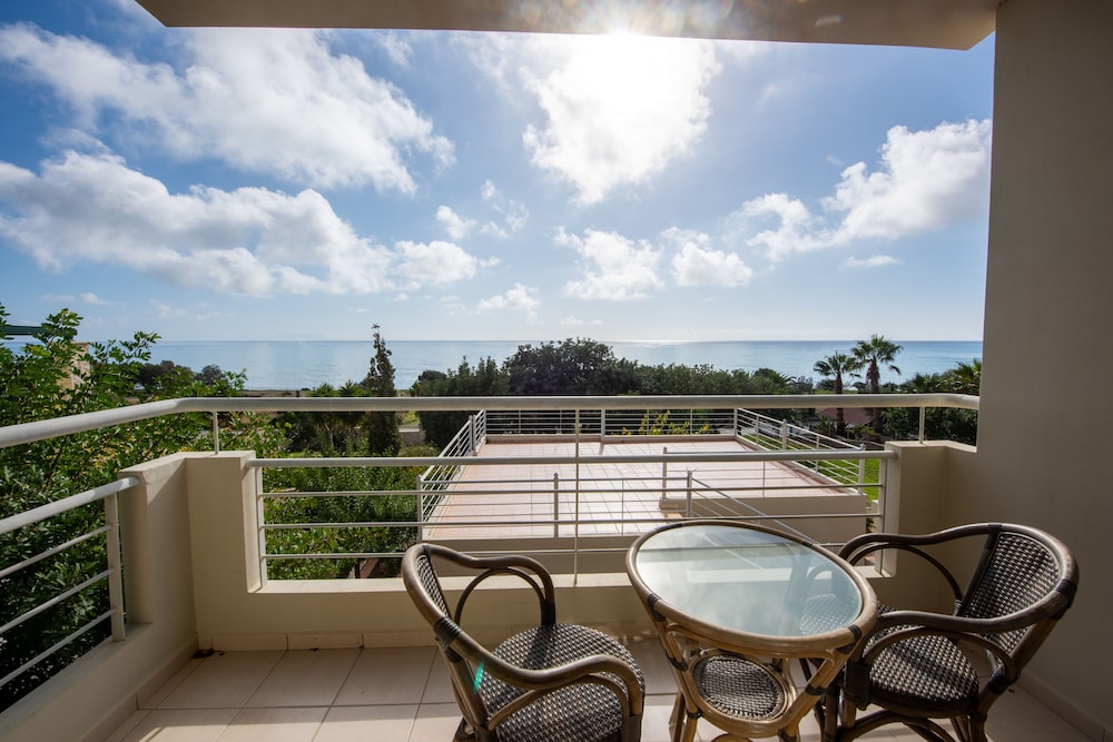 Portela Suites Kampoula