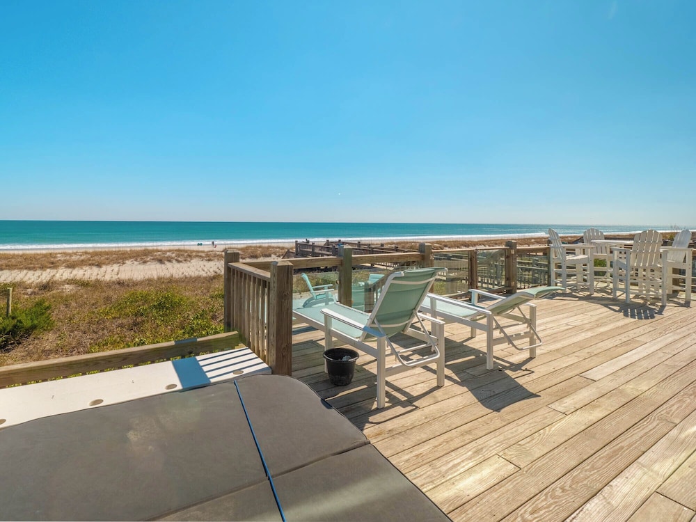 Beach Coma by Topsail Realty