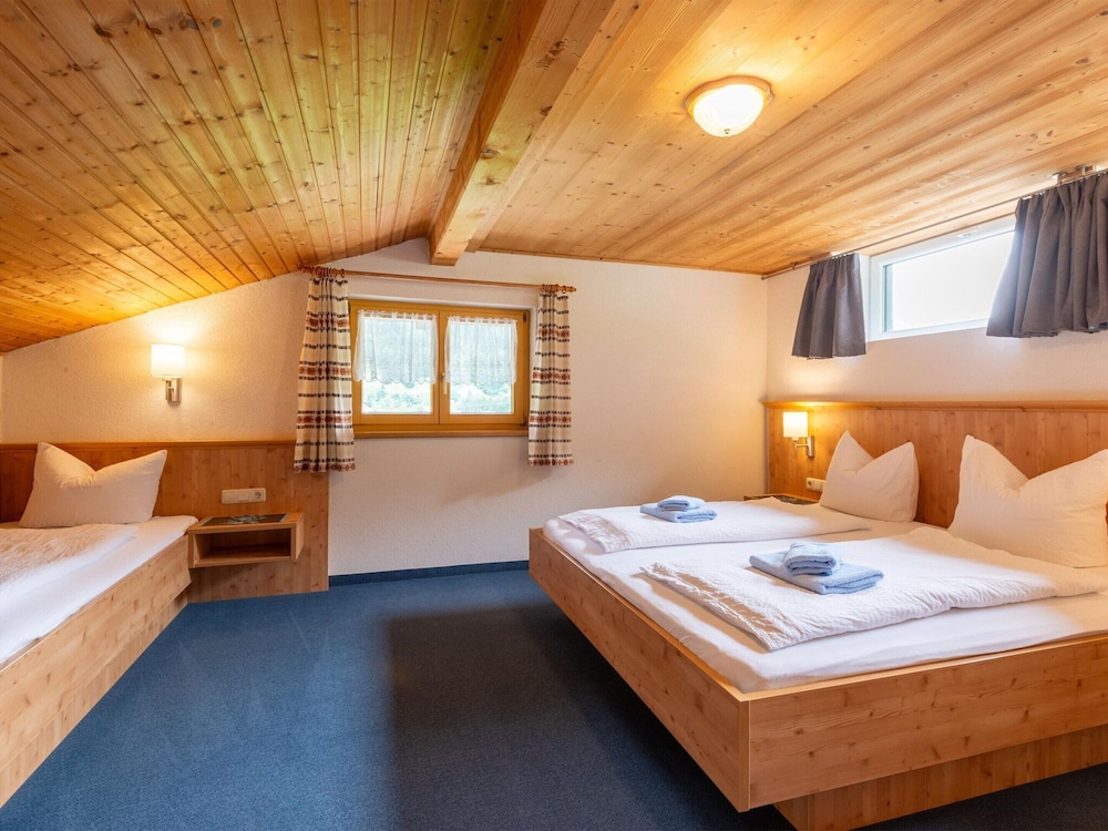 Spacious Apartment Near Centre and ski Area