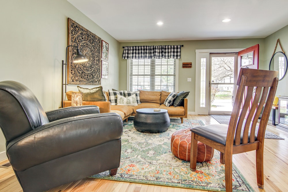 1 Mi to Dtwn Black Mountain: Home w/ Patio & Yard