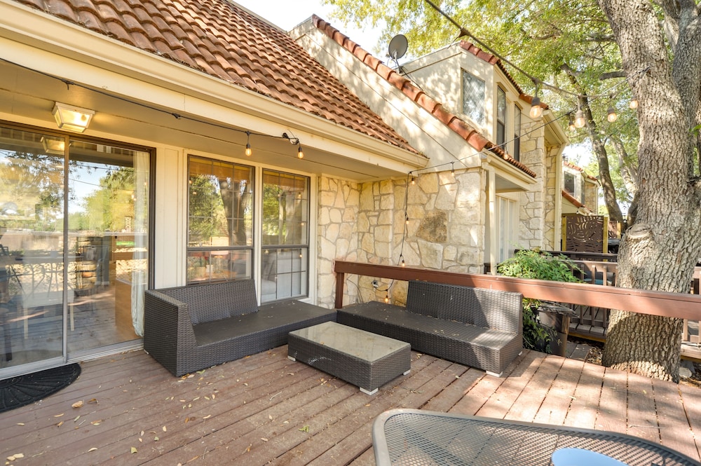 Centrally Located Horseshoe Bay Vacation Rental! - Property Image 6