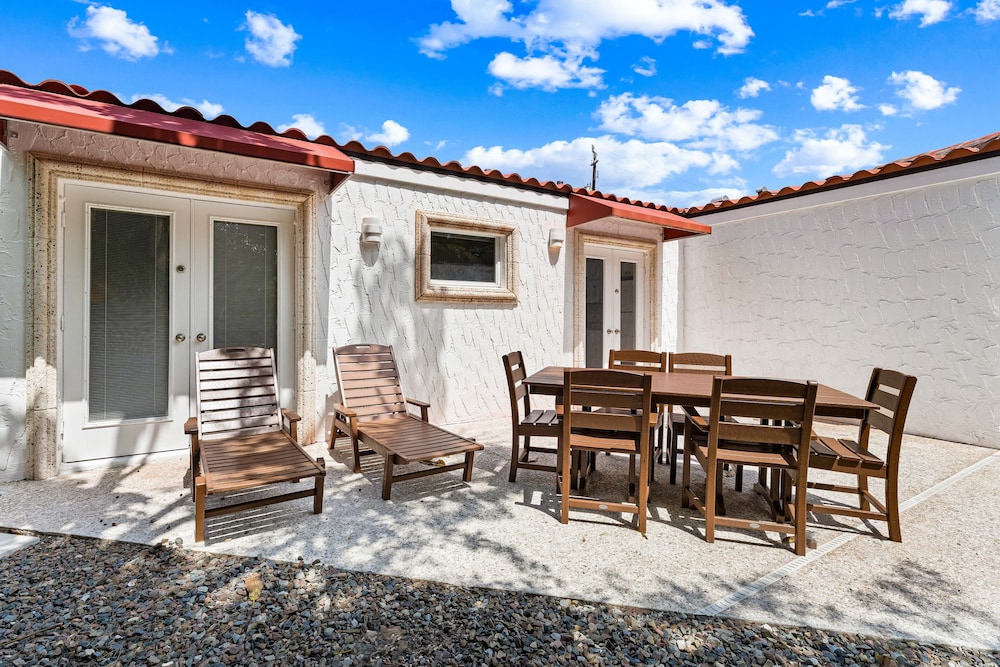 Crescent Street Villas By Beachside Mgt