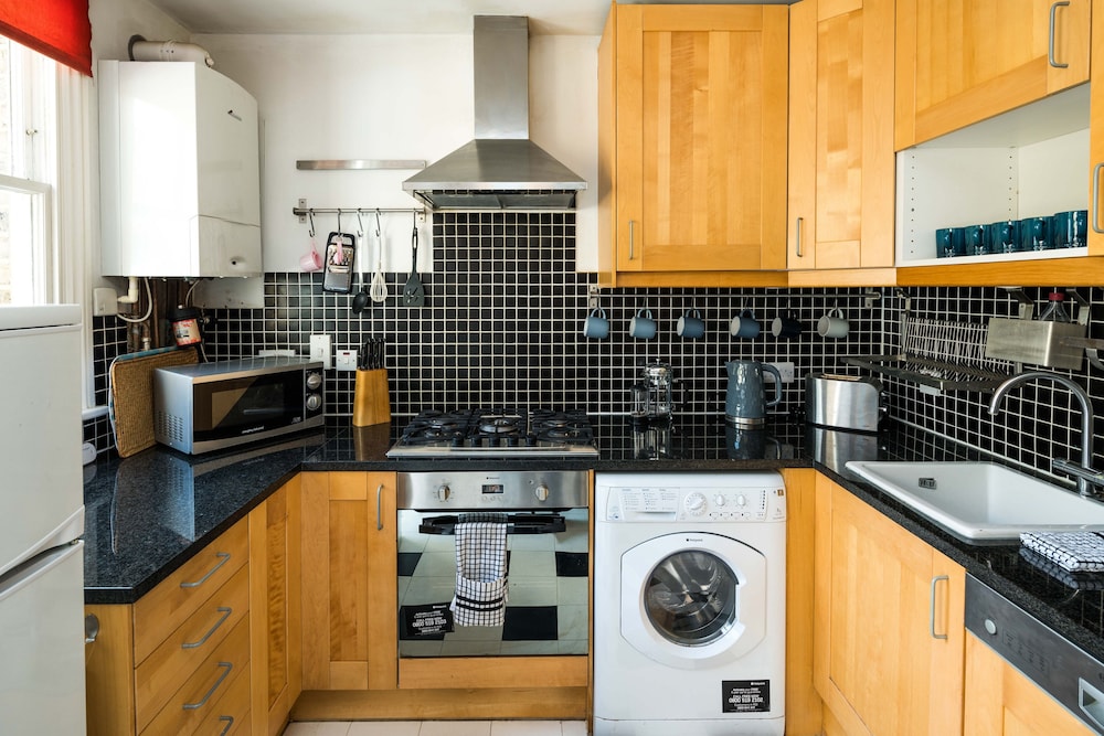 Elegant And Peaceful 2Bd Apt - Barons Court/London