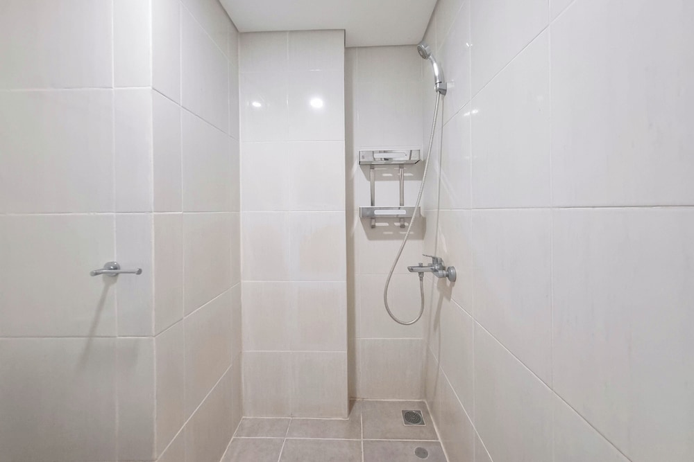 Modern Studio Near Ambarrukmo Plaza At Barsa City Apartment