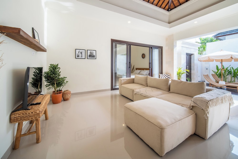 Calmaan Villa By Betterplace